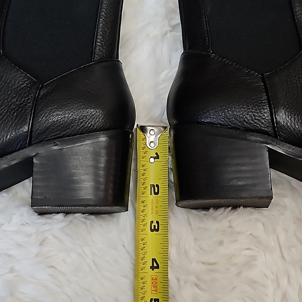 *SOLD* Chinese Filip Black Bootie, size 6, Like new with original box - Picture 10 of 12